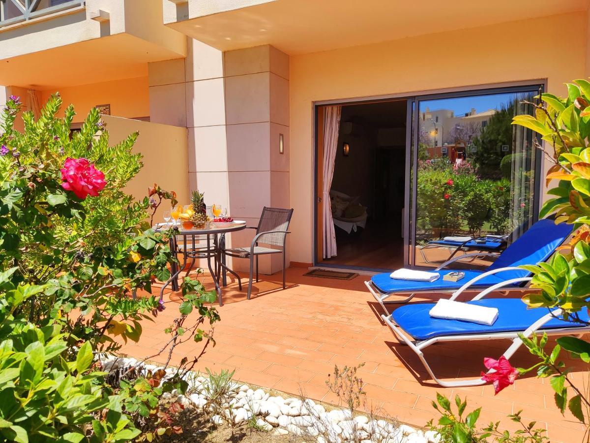 Fabulous Sunny Pool&Garden Condo By Becherish อัลบูเฟรา ภายนอก รูปภาพ